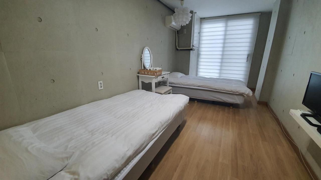 Atelier Hostel Санчхон Екстер'єр фото