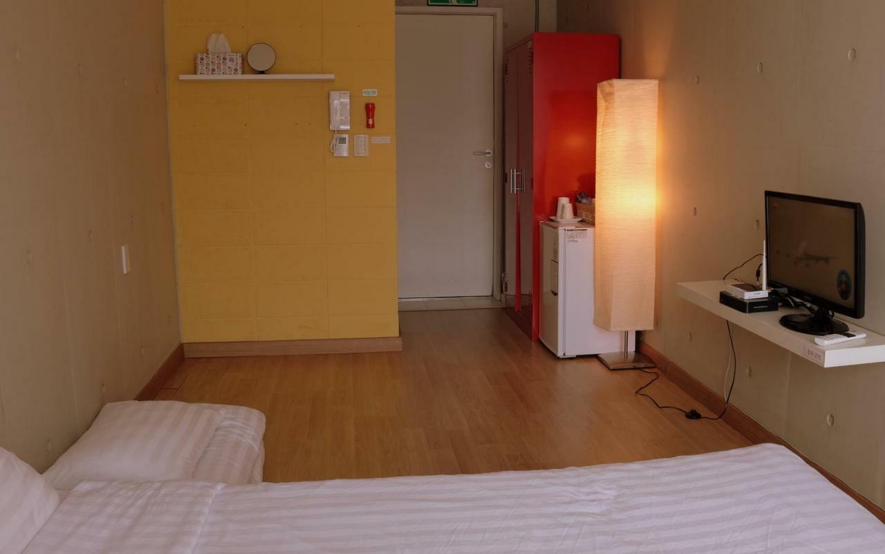 Atelier Hostel Санчхон Екстер'єр фото