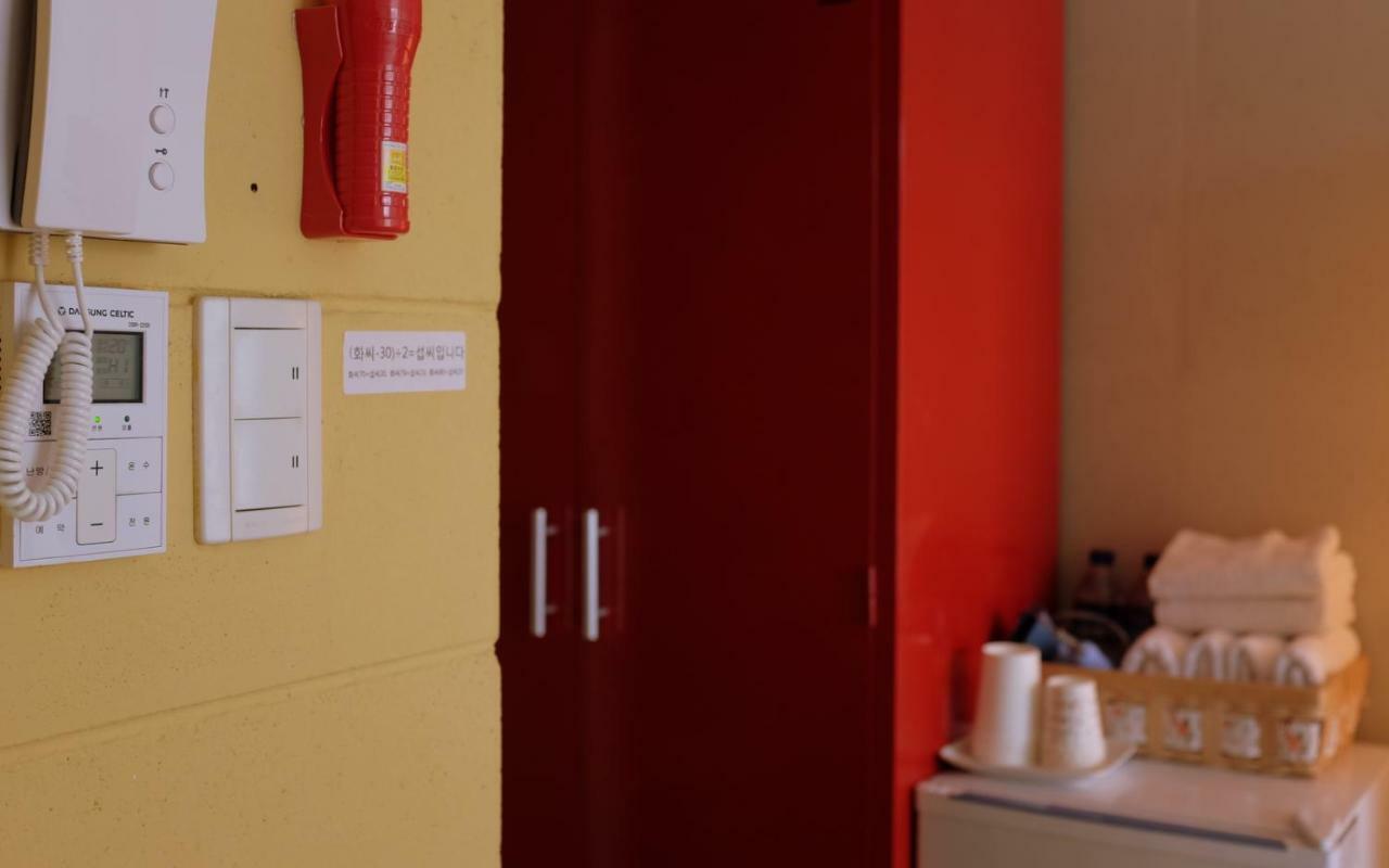 Atelier Hostel Санчхон Екстер'єр фото