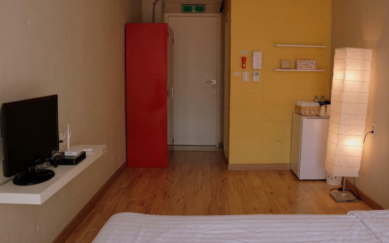 Atelier Hostel Санчхон Екстер'єр фото